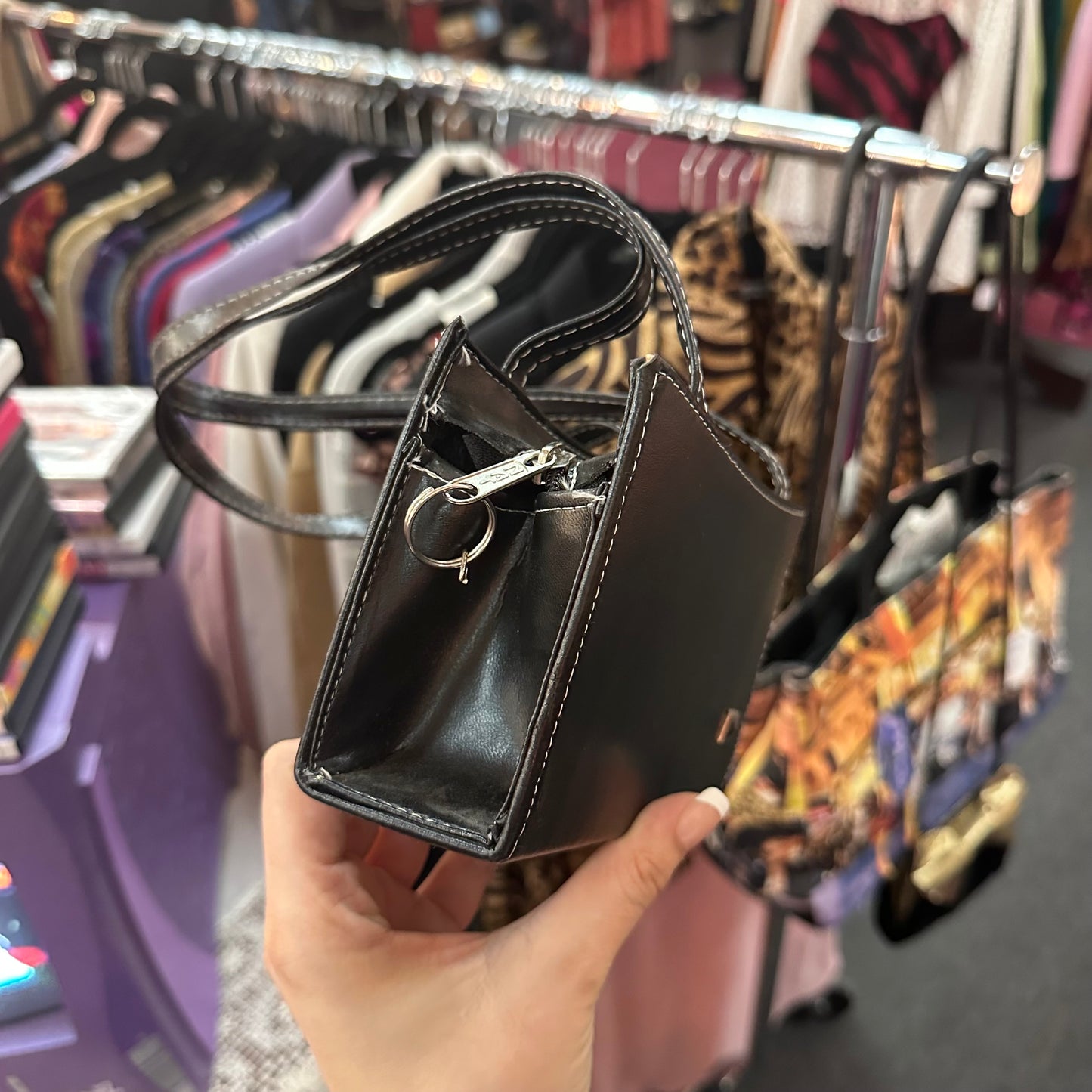 little black purse 🖤