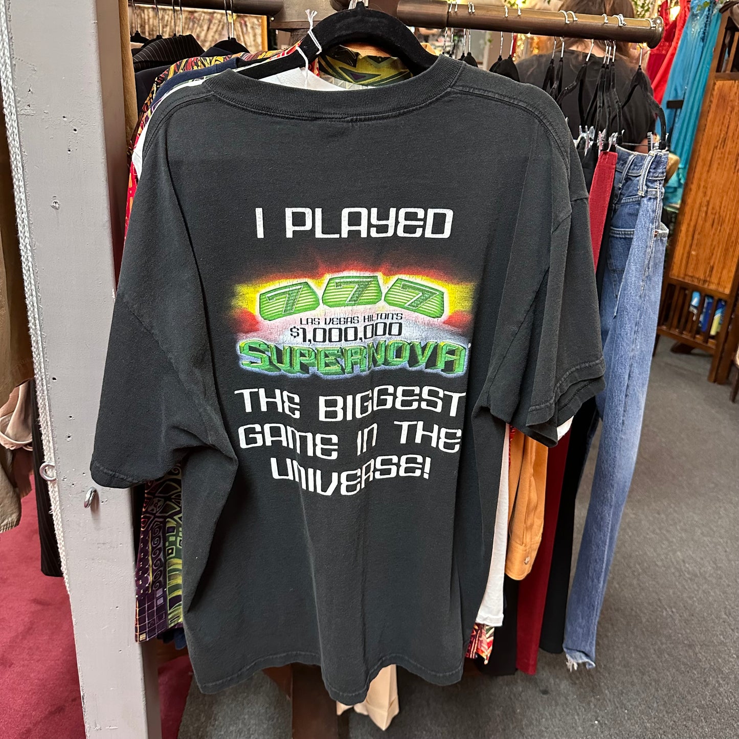 hilton vintage tee shirt 🎰