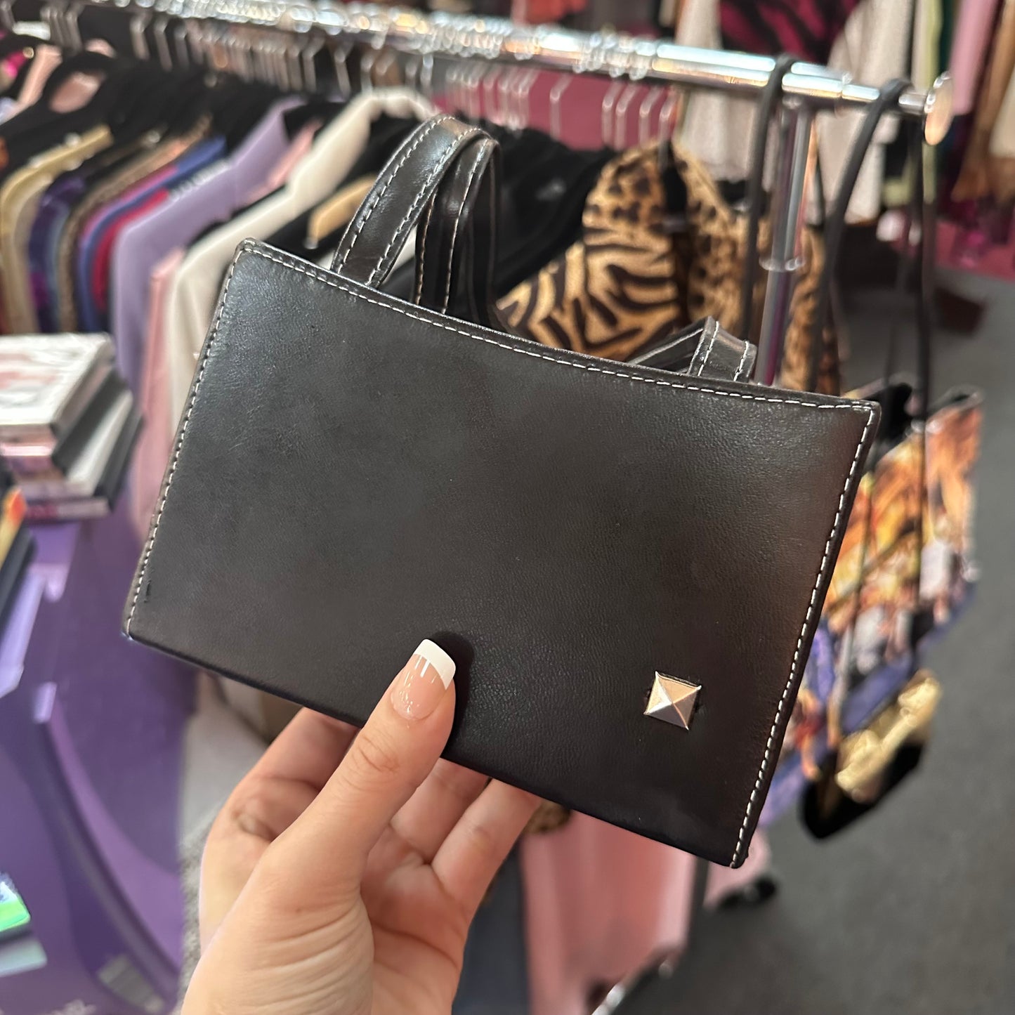 little black purse 🖤