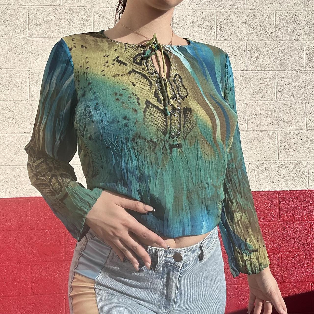 long sleeve flowy boho top 🦋